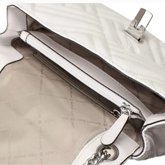 Elegant Michael Kors White Quilted Shoulder Bag - Picture 14 of 16
